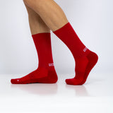 Meias com antiderrapante (grip), na cor vermelha, para desporto como o futebol ou futsal..