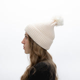 Gorro Térmico Heatkeeper con Pompón - Blanco Perla