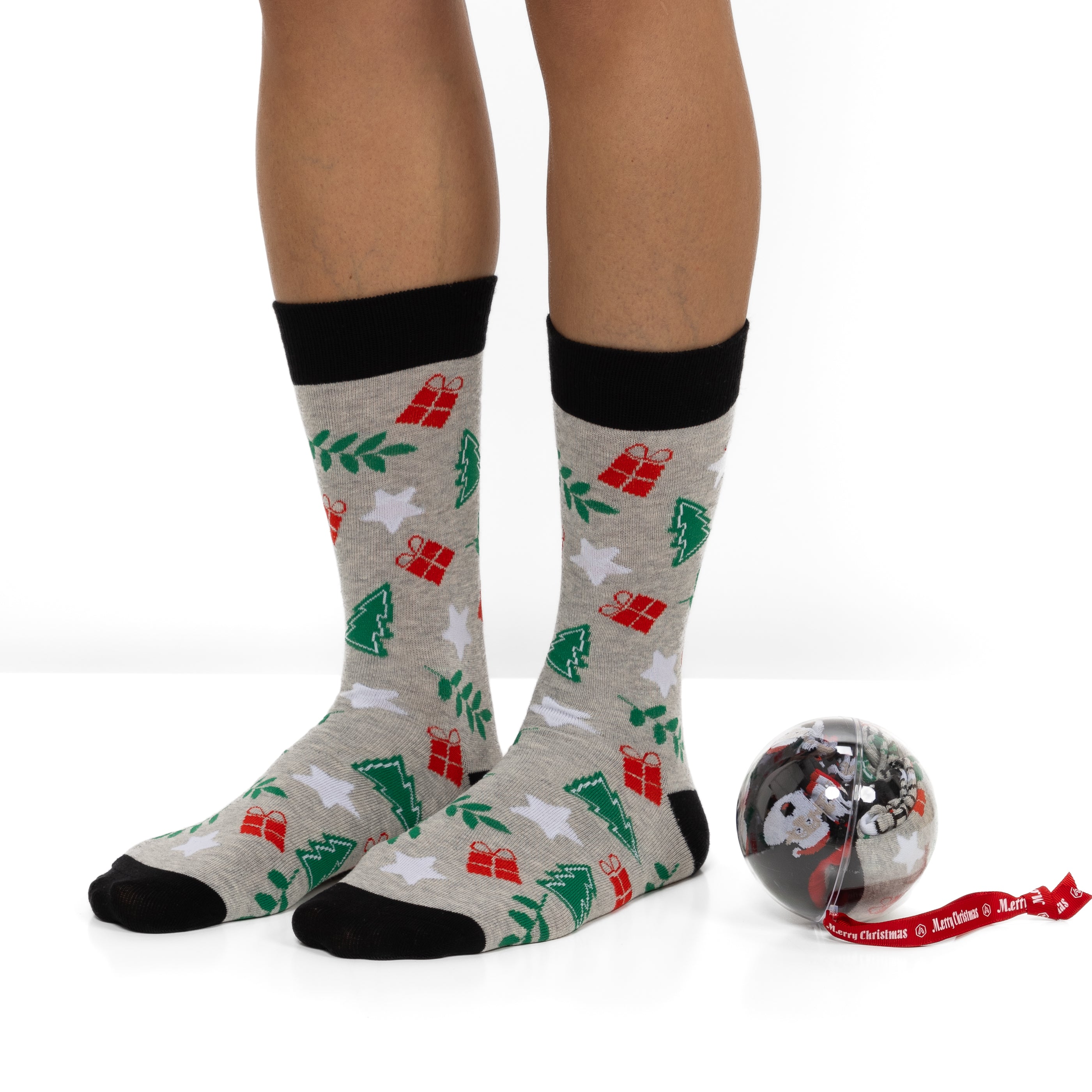 Bola de Navidad con 2 pares de Calcetines para Hombre