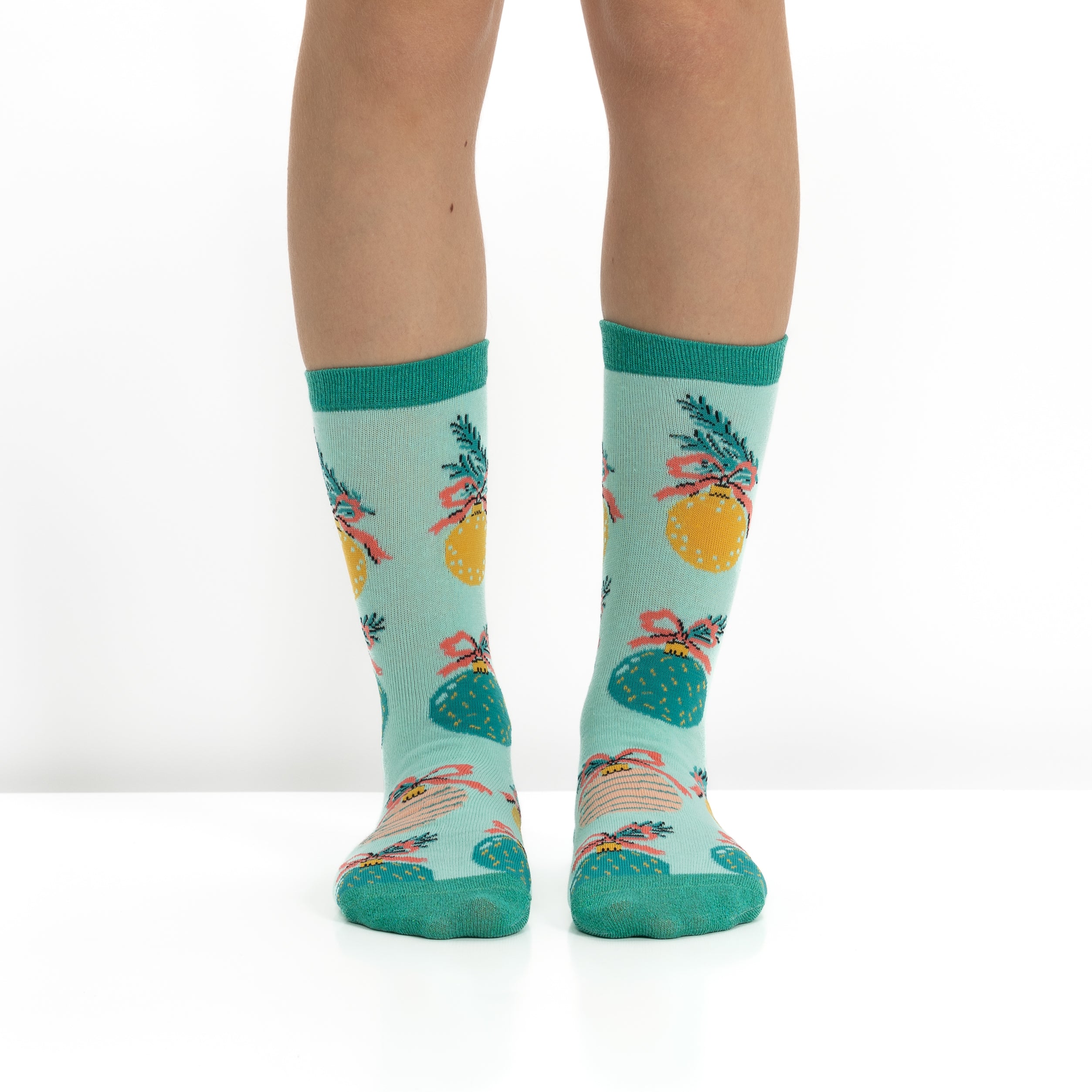 Bola de Navidad con 2 pares de Calcetines para Mujer