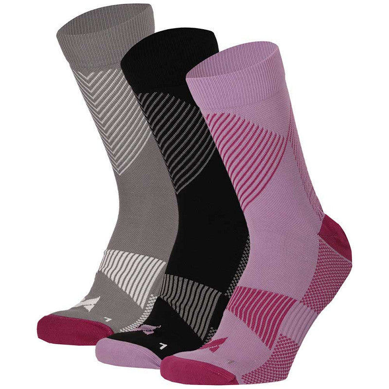 Meias de compressão de cano curto/médio para mulher, na cor rosa. Estas meias são indicadas para desporto, como corrida ou caminhada intensa, e ajudam no inchaço das pernas e pés, e na circulação do sangue.