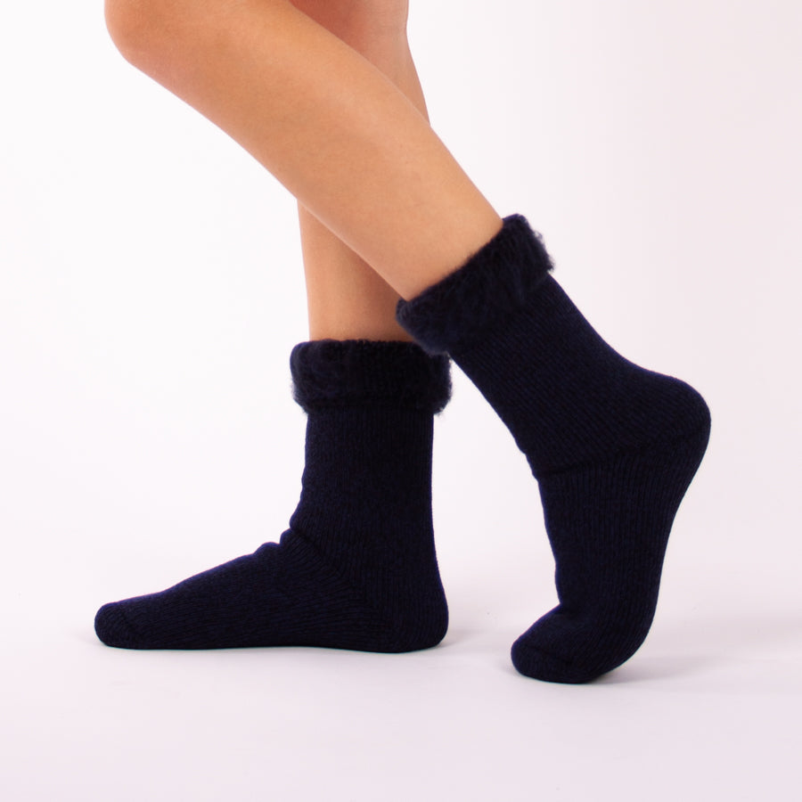 Meias térmicas HeatKeeper para frio intenso, pés secos e confortáveis, ideais para trekking, outdoor, esqui e aventuras em clima extremo.