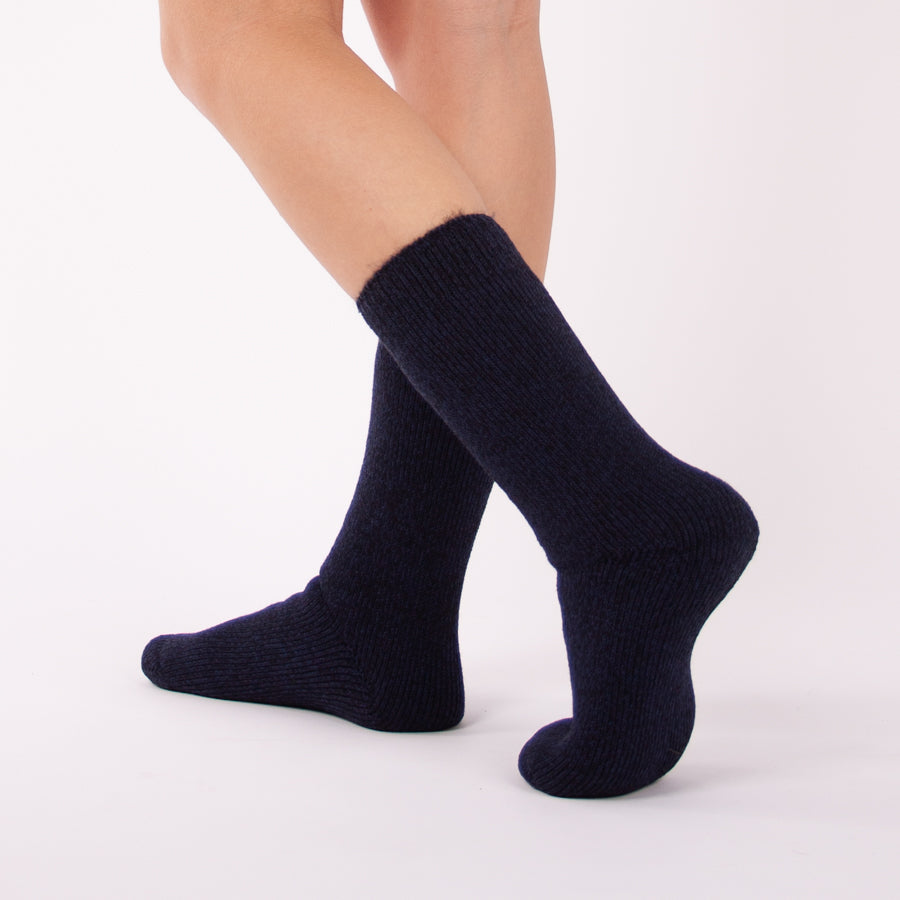 Meias térmicas HeatKeeper para frio intenso, pés secos e confortáveis, ideais para trekking, outdoor, esqui e aventuras em clima extremo.