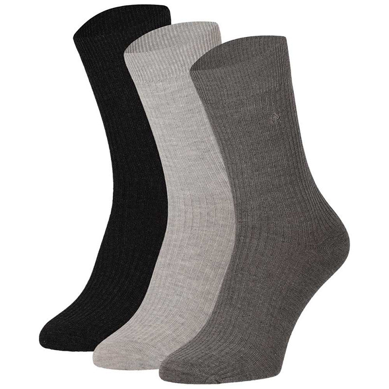 Meias caneladas, clássicas, para adulto, na cor cinza e preto, em fibra de bambu. Meias frescas e suaves.