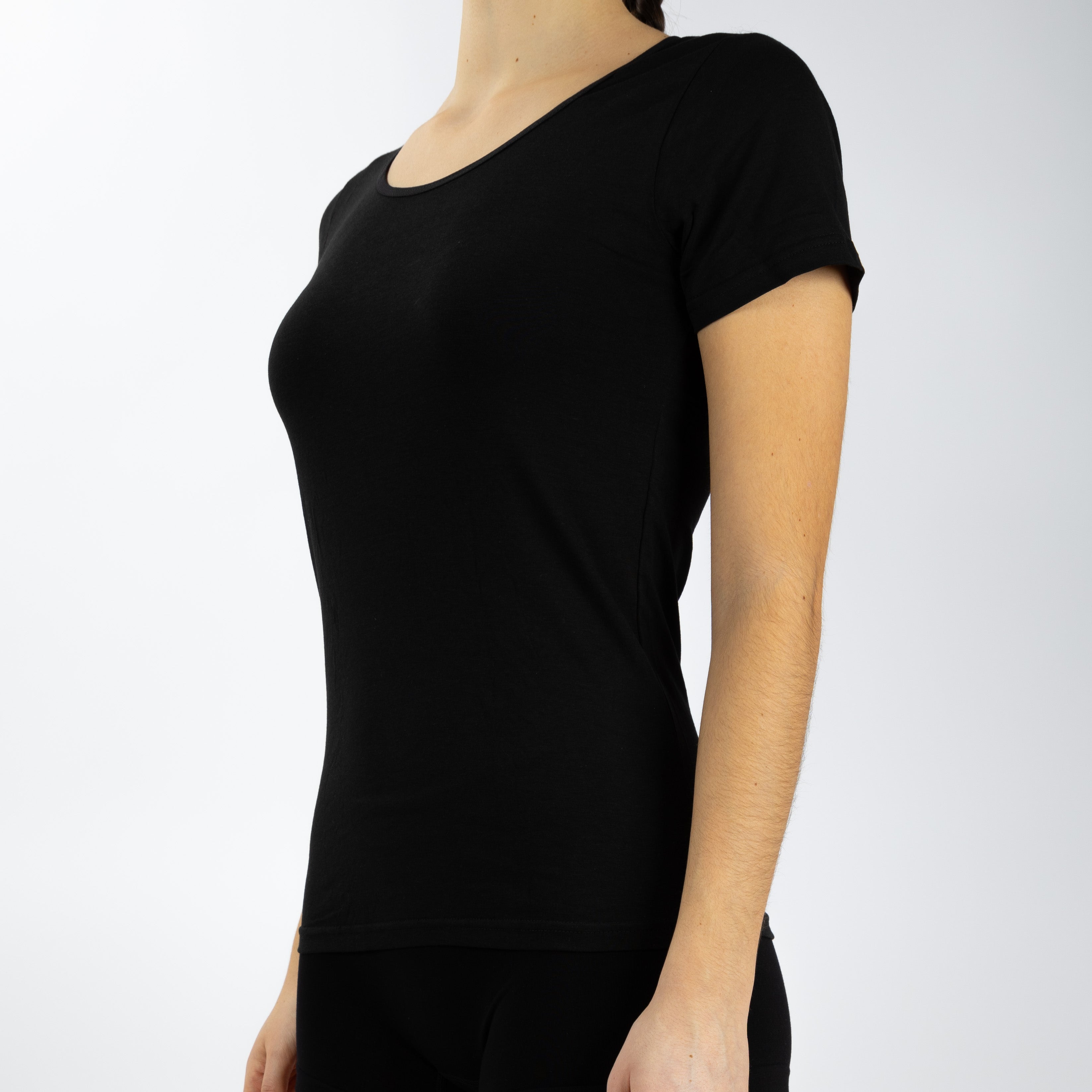 Pack 2 T-Shirts Em Fibra de BAMBU Lisas Preto (Mulher)