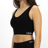 Top almofadado, com suporte, na cor preta, feito de fibra de bambu. Top confortável e macio para mulher.