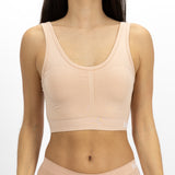 Top almofadado, com suporte, na cor bege, feito de fibra de bambu. Top confortável e macio para mulher.